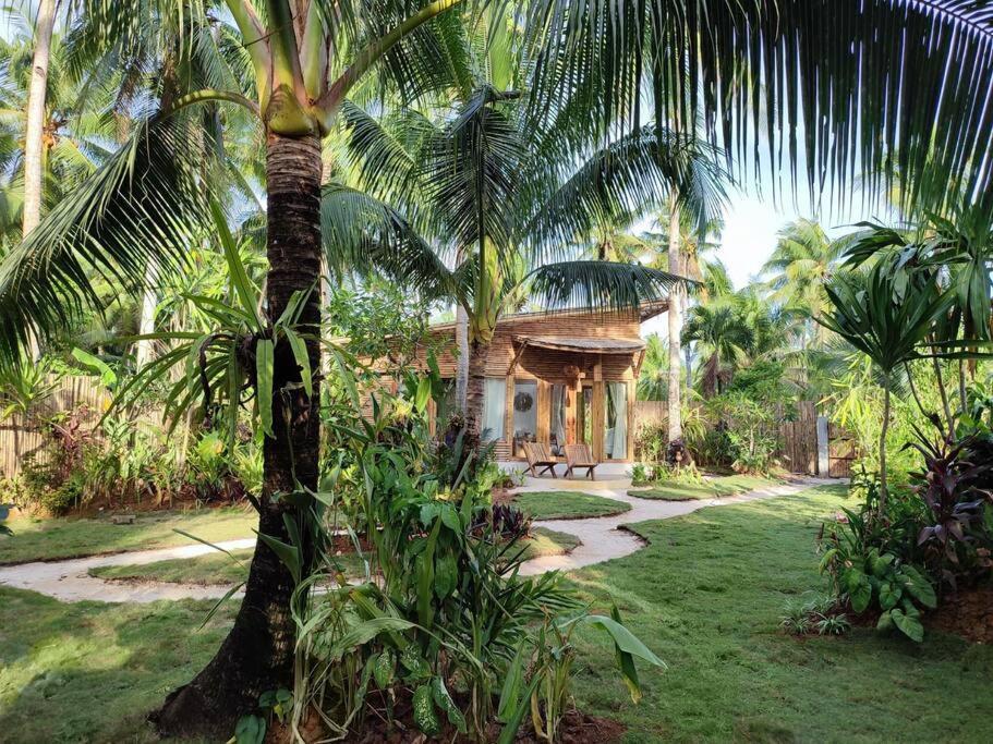 The Bamboo Houses - Tropical Garden & Empty Beach General Luna  Exterior foto