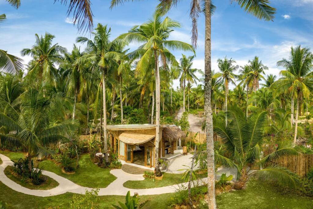 The Bamboo Houses - Tropical Garden & Empty Beach General Luna  Exterior foto