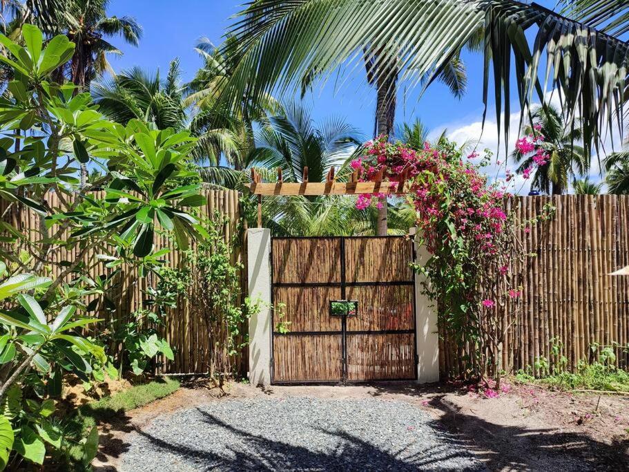 The Bamboo Houses - Tropical Garden & Empty Beach General Luna  Exterior foto