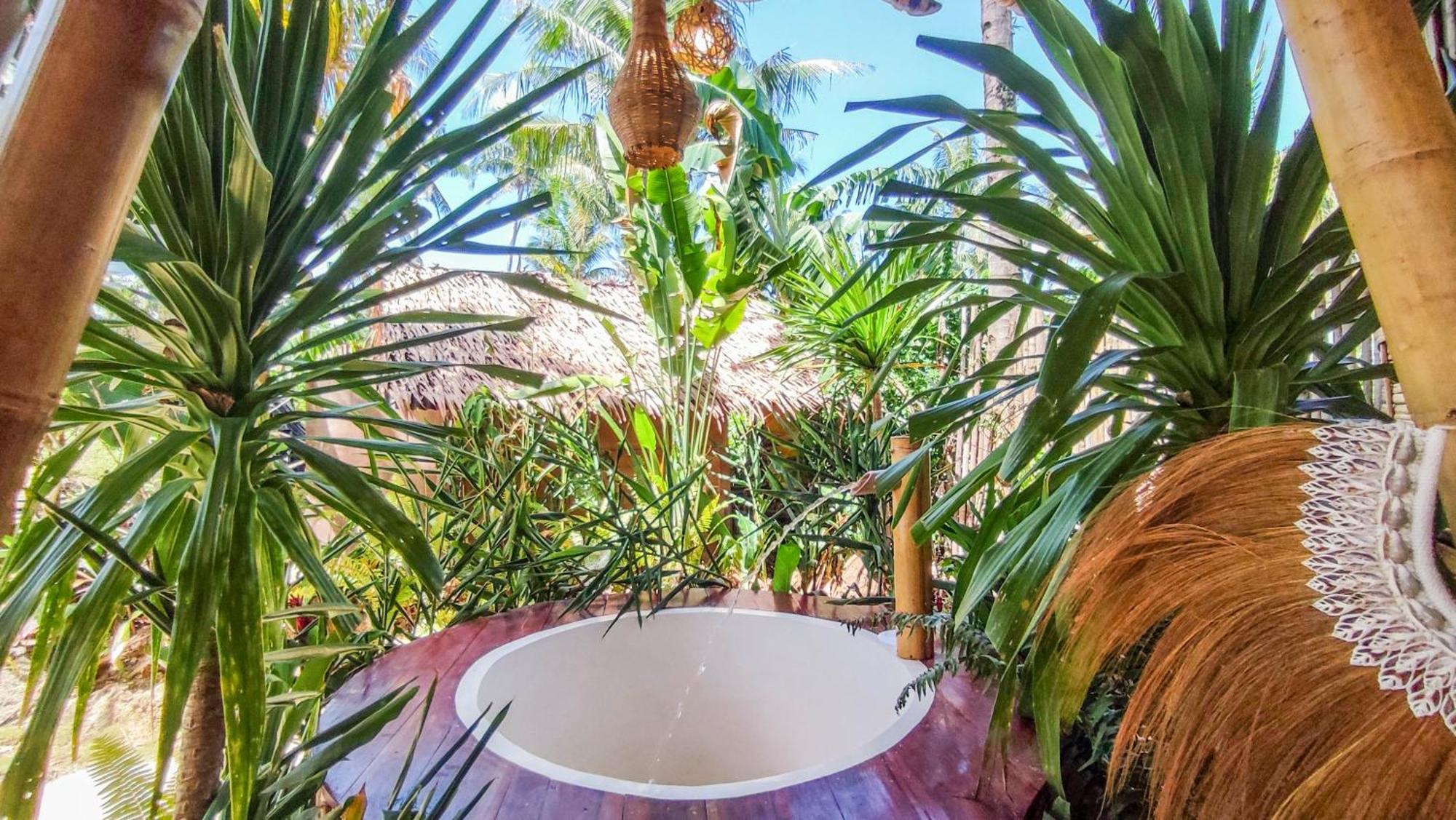 The Bamboo Houses - Tropical Garden & Empty Beach General Luna  Exterior foto