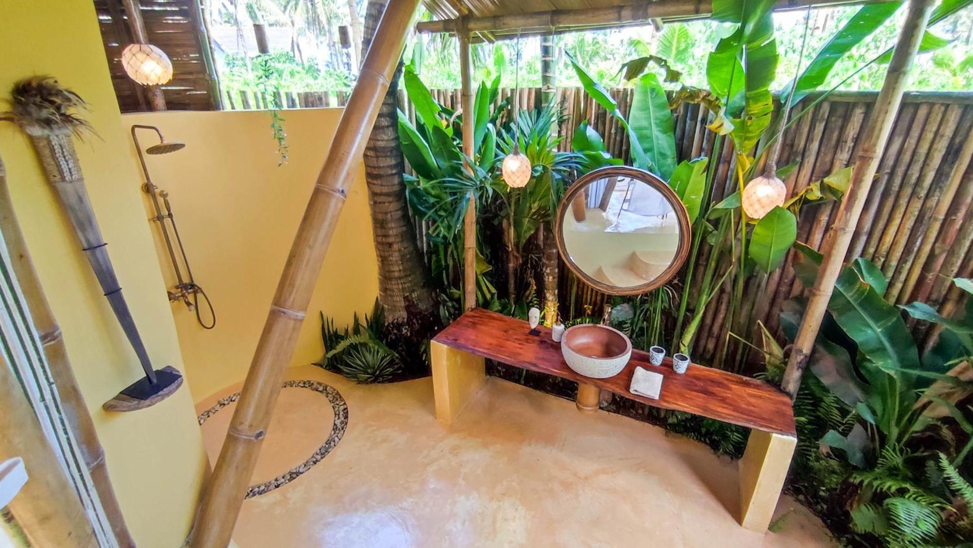 The Bamboo Houses - Tropical Garden & Empty Beach General Luna  Exterior foto